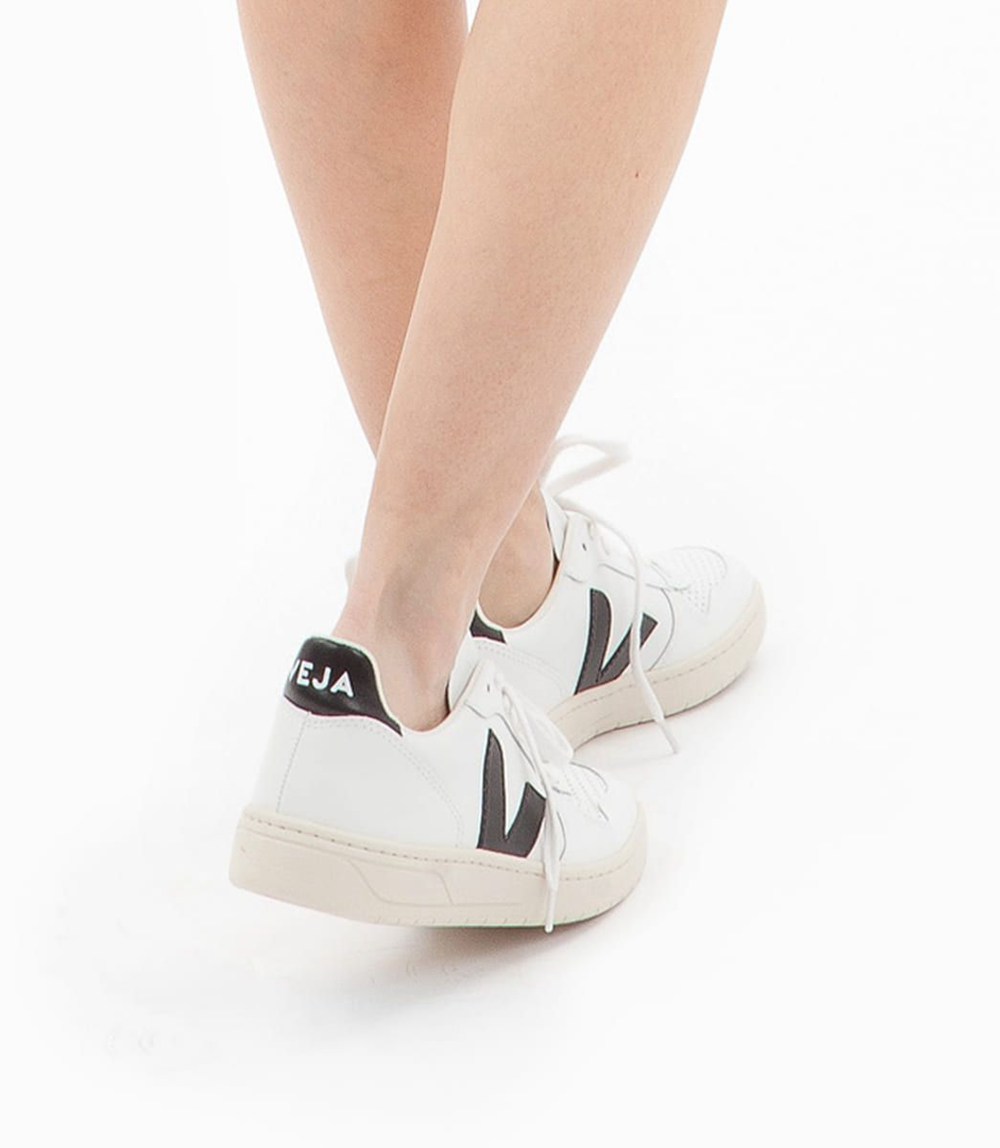 Veja Sneakers Womens - V-10 Leather - White/Black - 0695YQUJF